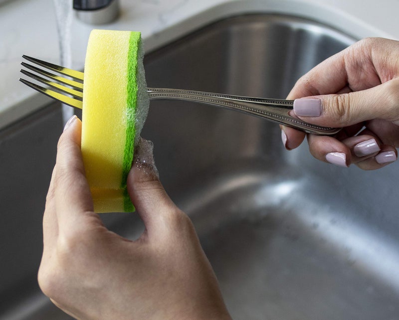 Evriholder Quick Dry Dishwashing Sponge, Versatile Slot to Clean Silverware, Easy to Hang on Any Faucet, Pack of 4 Sponges - Image 5
